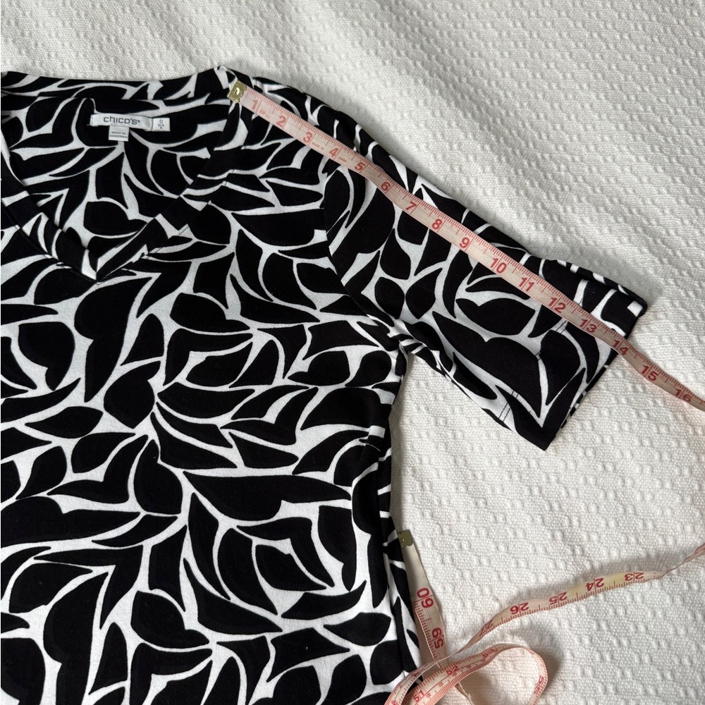 Chico's Abstract Black and White Short Sleeve Top Size Chico's 0 Small - Picture 8 of 8